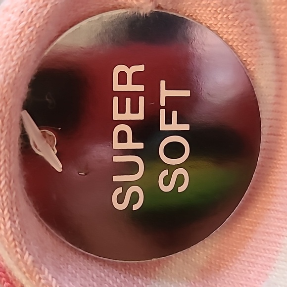 MIXIT BRAND WOMENS SOCKS BUNDLE TOTAL OF 6 PAIRS OF PINK TURN CUFF SOCKS - Picture 3 of 4